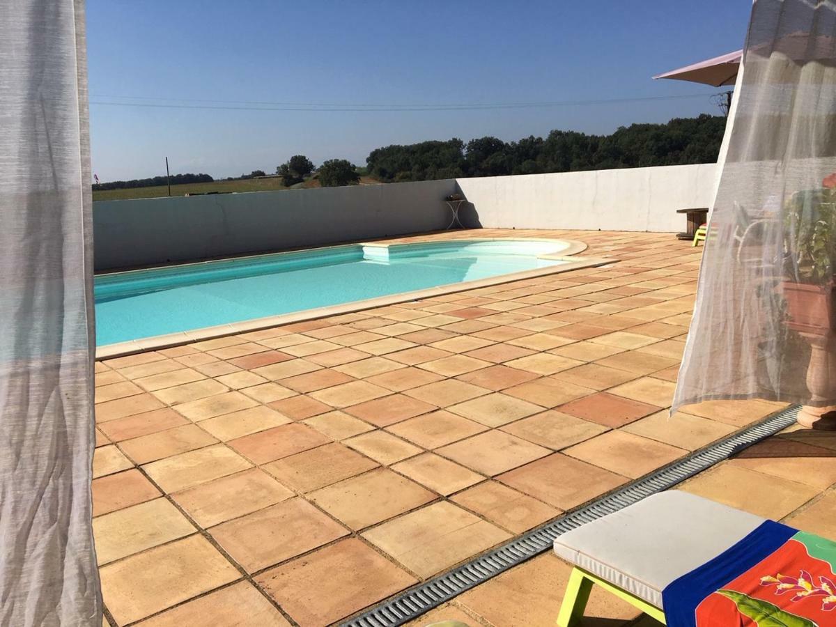 Gite Au Marron Seissan Exterior photo